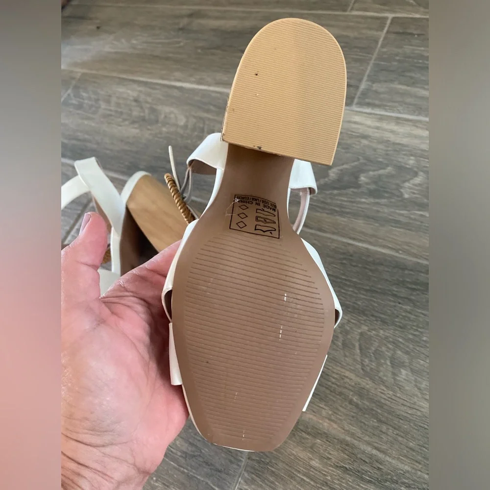 WHITE CHUNKY HEEL SANDAL HEELS Wicker Buckle Strap CUTE!